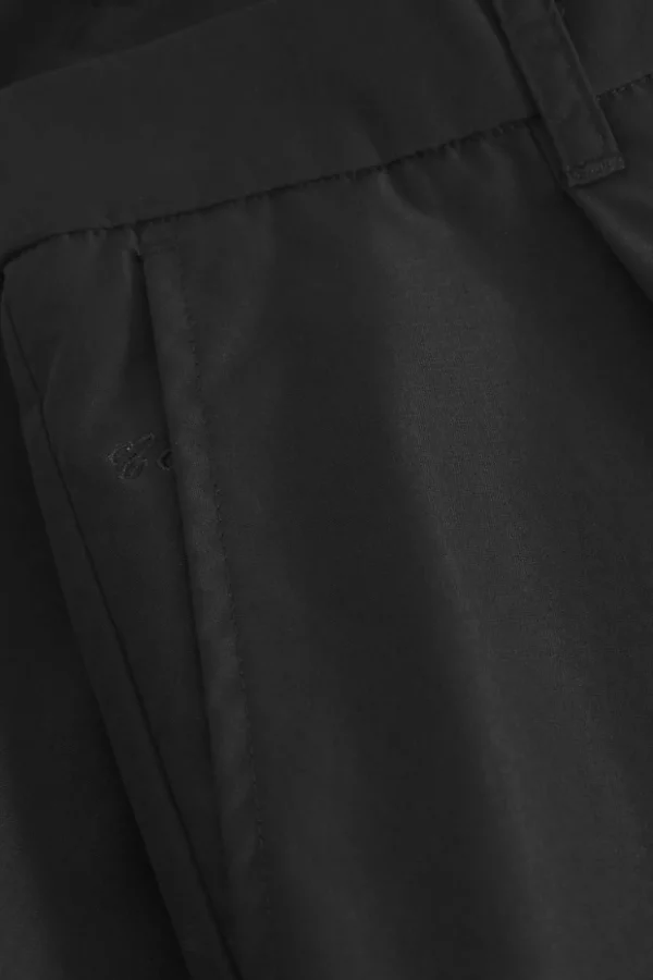 Shorts with Pleats - Black
